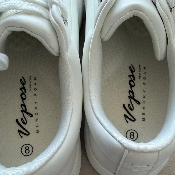 Vepose Women's Classic White Sneakers - Picture 7 of 8
